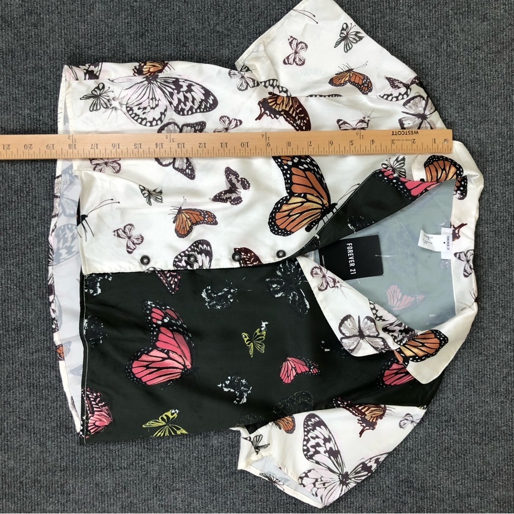NWT Forever 21 Multicolor Butterfly Blouse Sz M (T4) - Picture 7 of 7